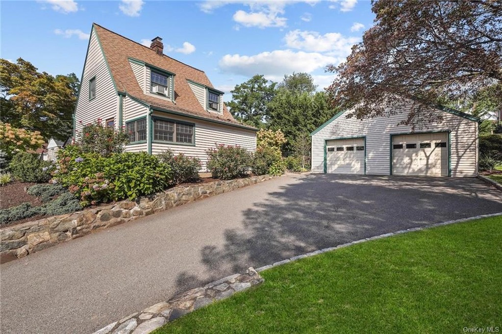 Welcome to 1571 Boulevard, one of Peekskill's fine