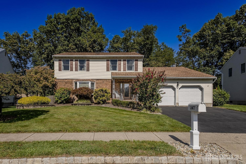 Under Contract $759,500