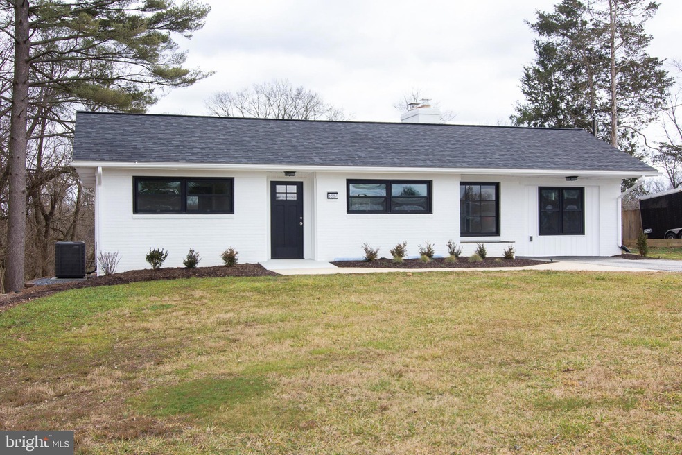 5887 Oakland Rd, Sykesville, MD 21784 - photo 1