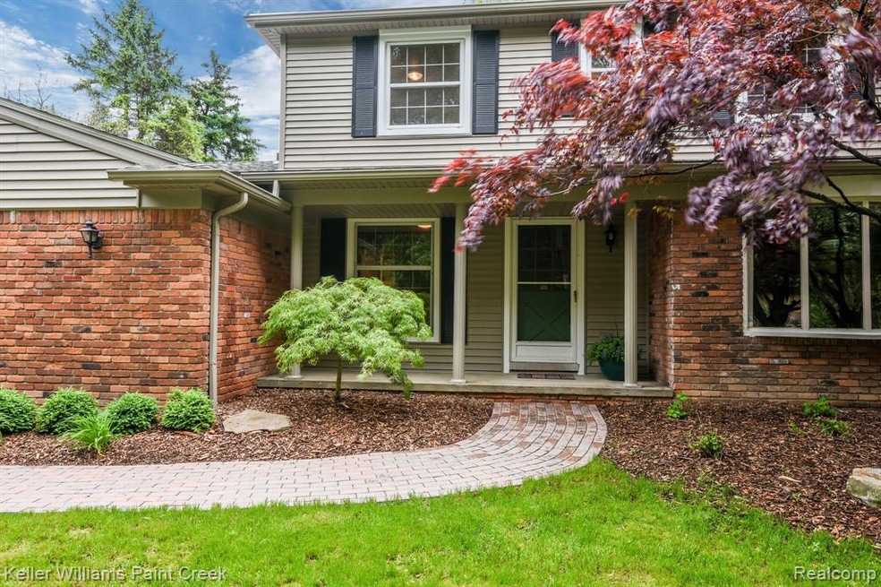 2571 Wendover Rd, Bloomfield Hills, MI 48302 - photo 1