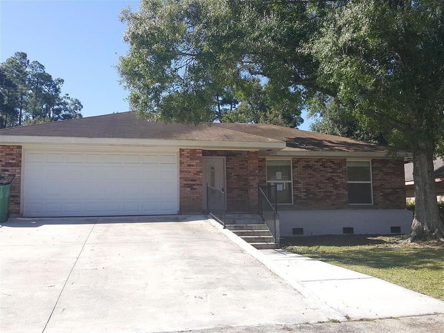 215 Canberra Ct, Slidell, LA 70458 - photo 1