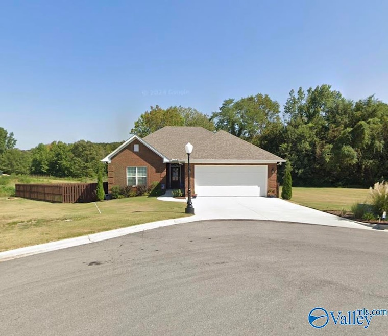 312 Stratford Cir, Arab, AL 35016 - photo 1