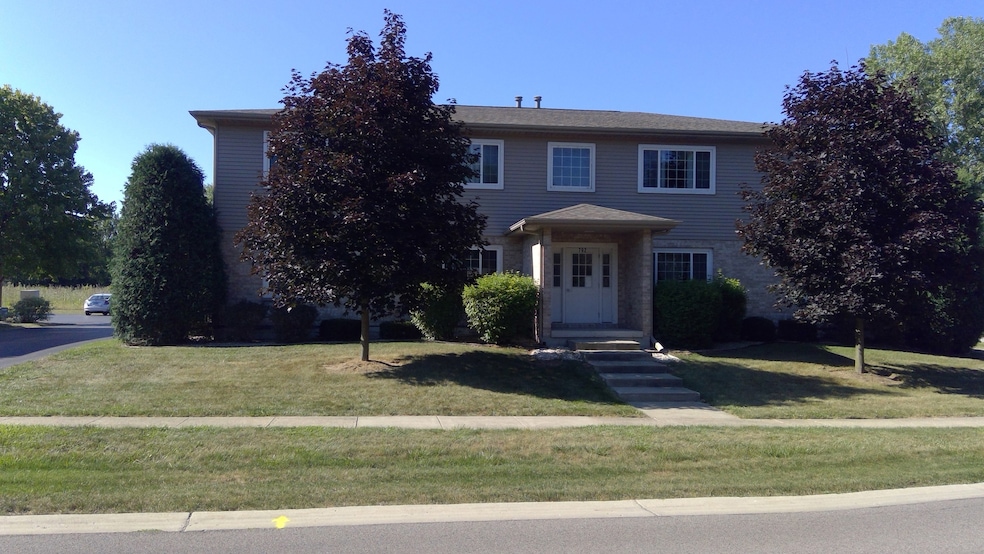 790 W Highview Dr unit 2E, Antioch, IL 60002 - photo 1