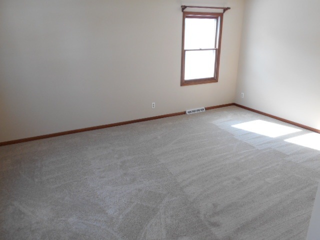 864 Sheldon Ave, Aurora, IL 60506 - photo 1