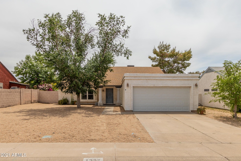 1237 E Wickieup Ln, Phoenix, AZ 85024 - photo 1