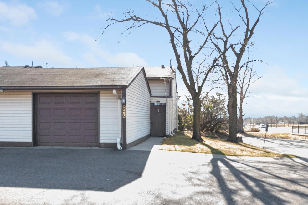 7403 142nd Street Ct, Saint Paul, MN 55124 - photo 1