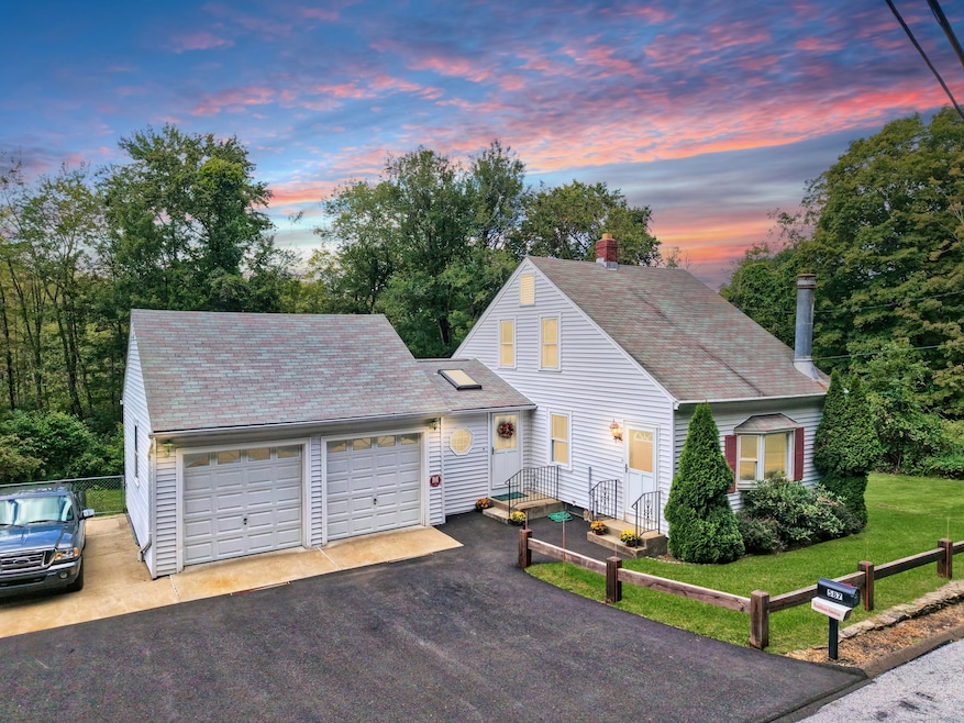 587 Shadduck Rd, Middlebury, CT 06762 - photo 1