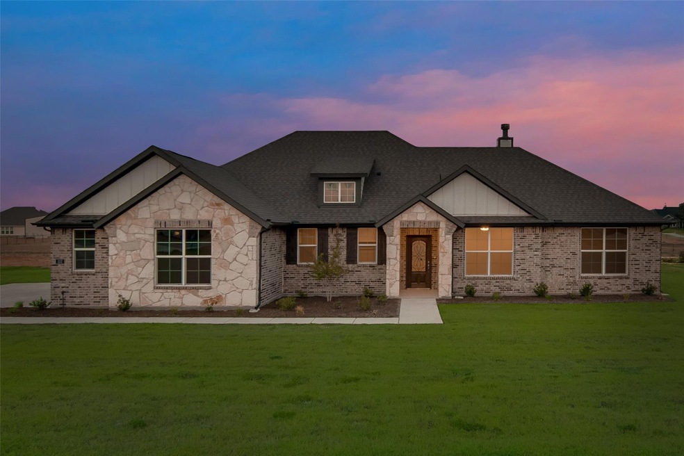 157 Chester Rd, Springtown, TX 76082 - photo 1