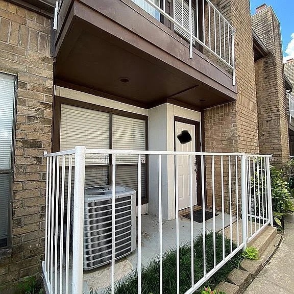 2-story townhome.