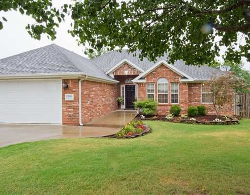 1306 Sanford Dr, Bentonville, AR 72712 - photo 1