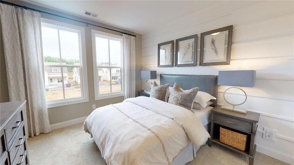 Chaucer – Terrace level bedroom w/ upgraded walk i