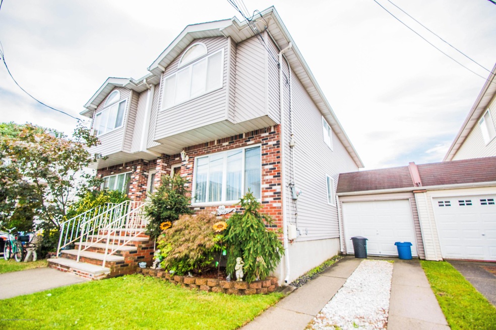 72 Towers Ln, Staten Island, NY 10314 - photo 1