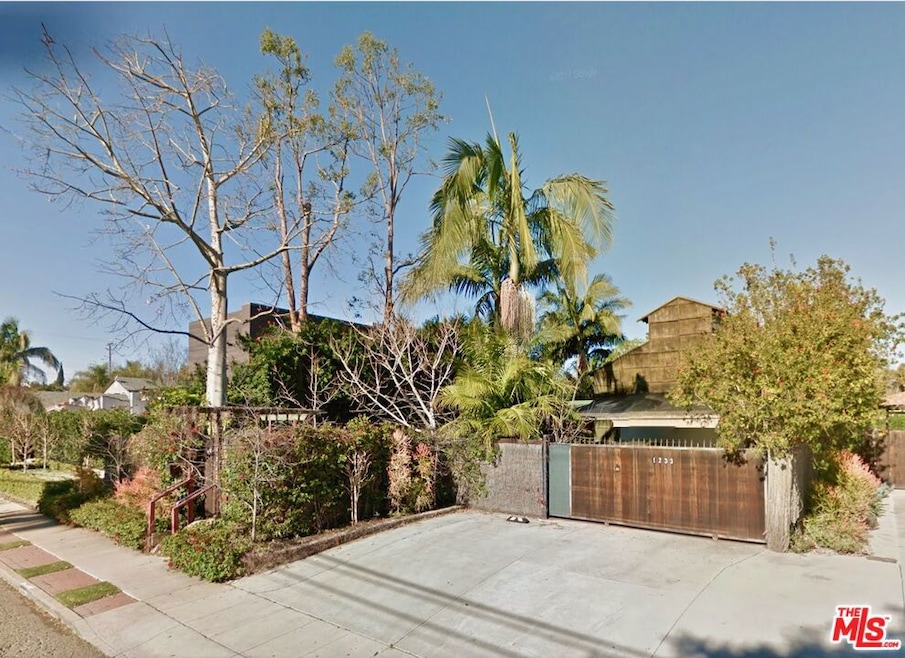 Pending $2,800,000 • Co-Listing Agent