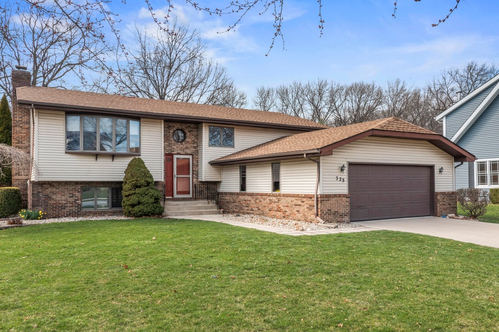 328 N Lillian St, Griffith, IN 46319 - photo 1