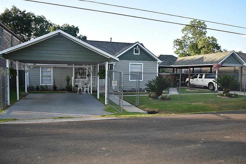 533 Comile St, Houston, TX 77022 - photo 1