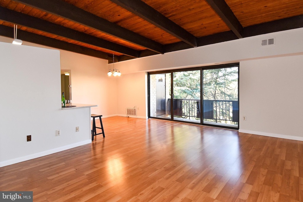 7857 Enola St unit 206, McLean, VA 22102 - photo 1