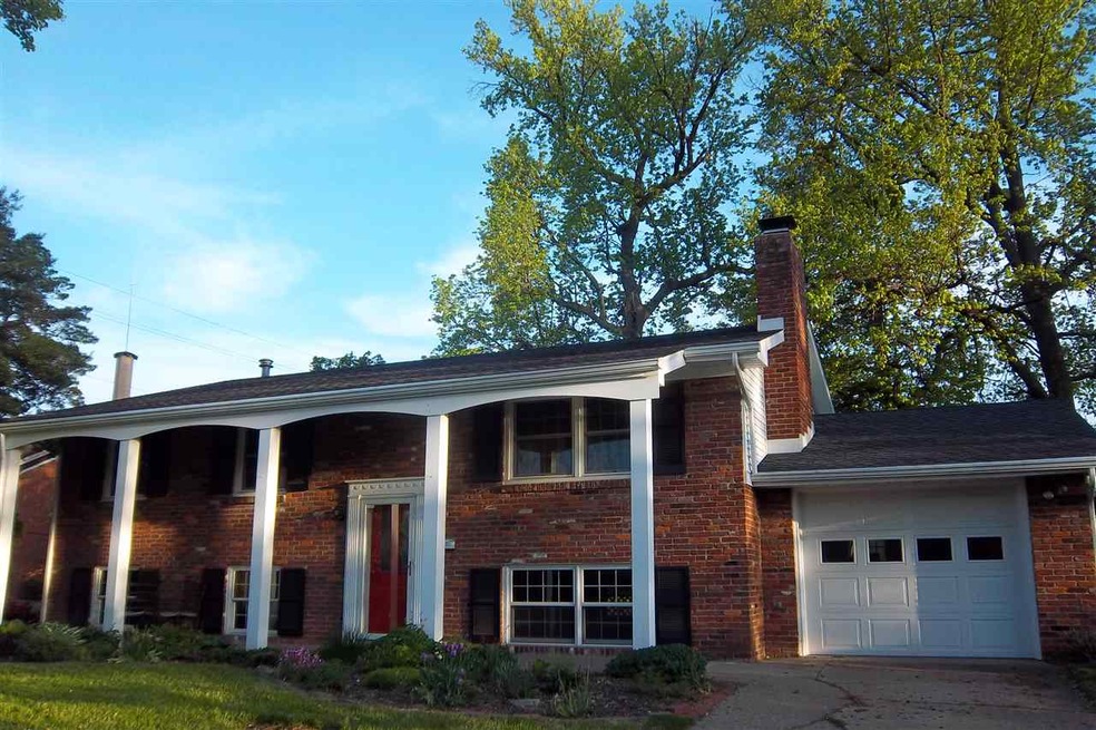 Welcome to 2227 E. Blackford Ave.   Evansville, IN