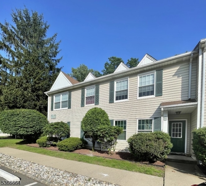 23D Hanover Square unit 23, Middlesex, NJ 08846 - photo 1