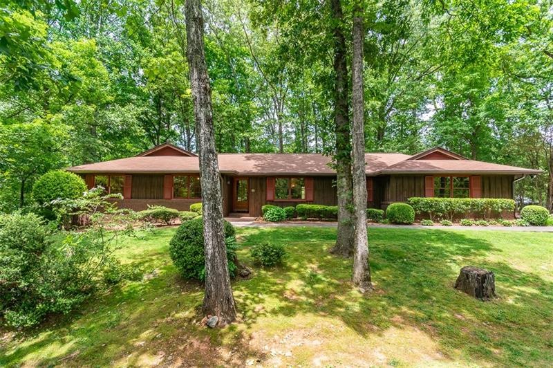 Very private wooded lot in the heart of Roswell