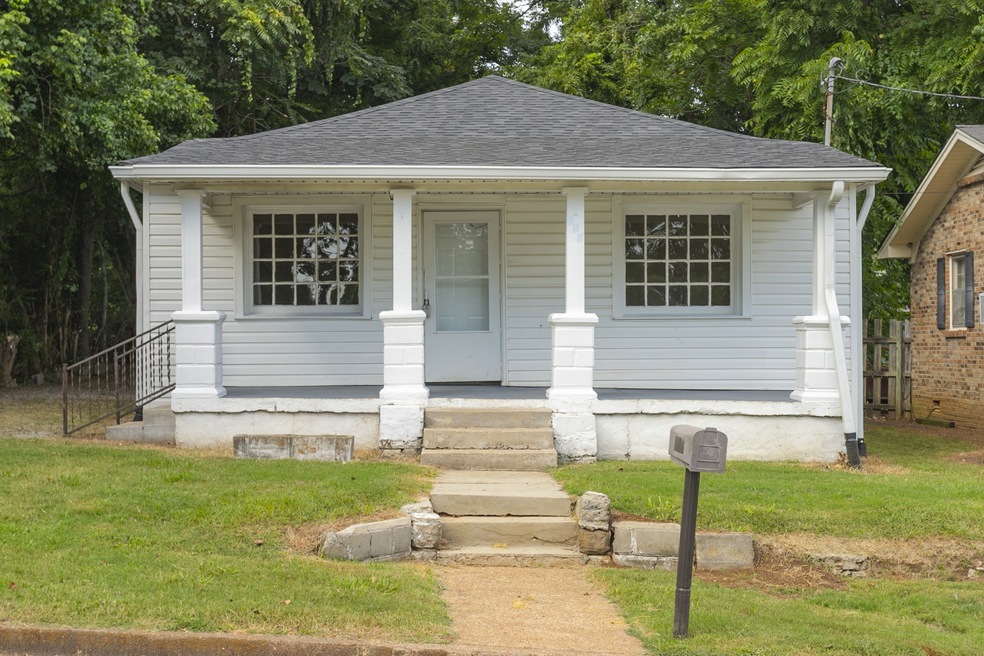 Welcome to 117 Jordan Ave in Mount Pleasant!