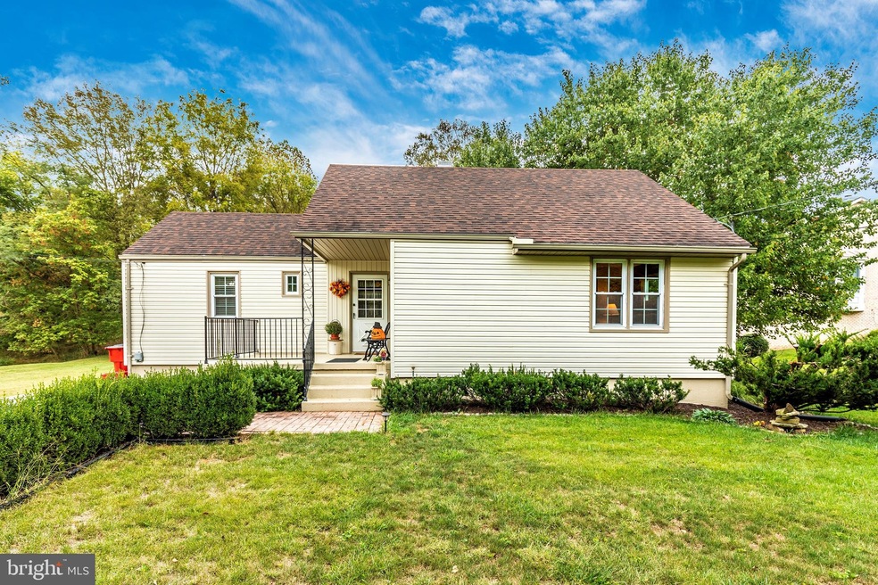 8488 Shepherdstown Pike, Shepherdstown, WV 25443 - photo 1