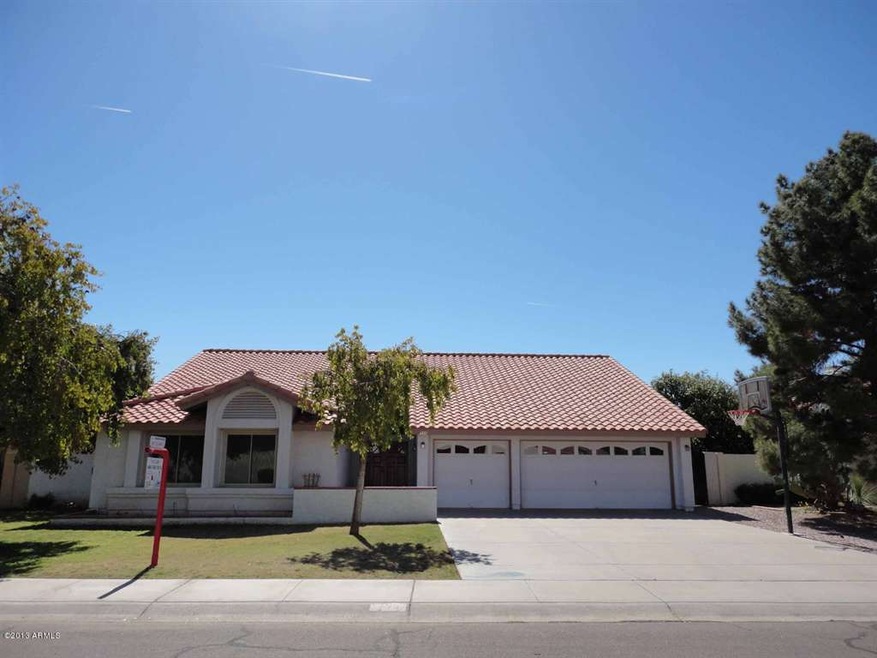 995 E Divot Dr, Tempe, AZ 85283 - photo 1