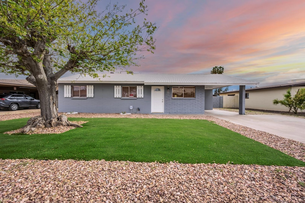 Front Elevation -Laurel - Twilight