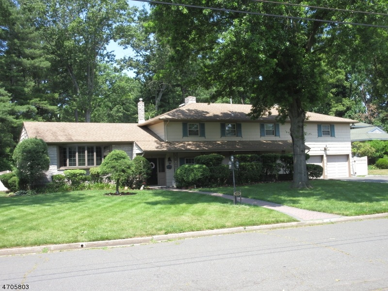 5 Fairway Ct, Edison, NJ 08820 - photo 1