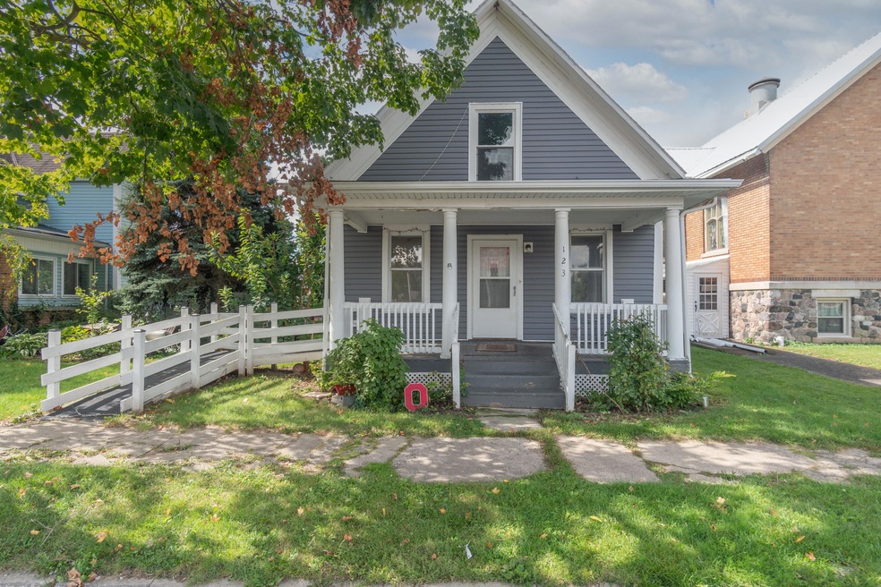 123 Main, DeGraff (3 of 26)