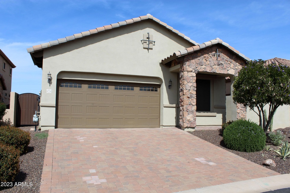 FRONT OF HOUSE 1