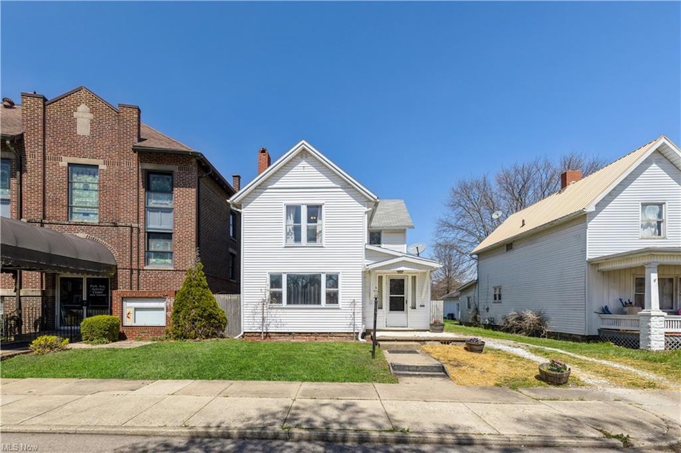 906 Orchard St, Coshocton, OH 43812 - photo 1