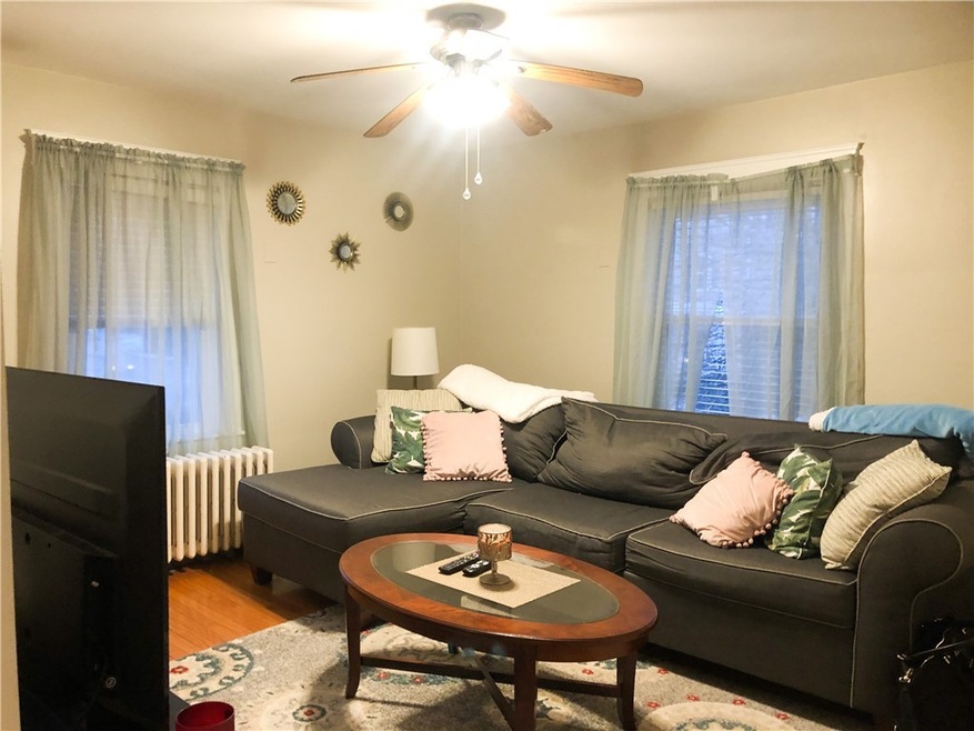 392 Broadway unit 2, Newport, RI 02840 - photo 1