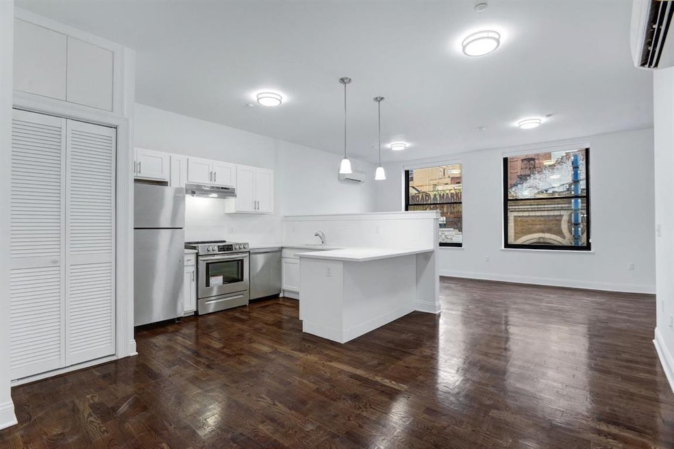 198 Market St unit 3C, Newark, NJ 07102 - photo 1