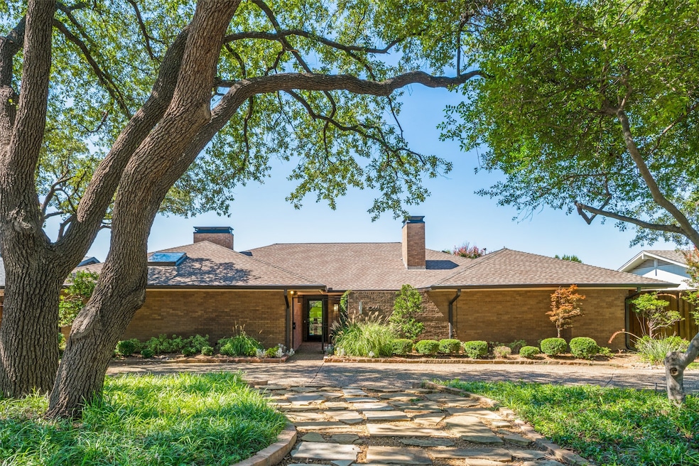 For Sale $1,199,000 • Co-Listing Agent