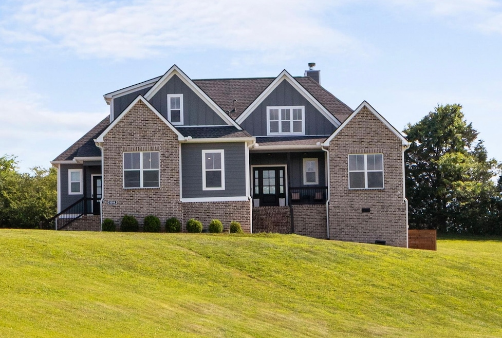 Pending $749,900 • Co-Listing Agent