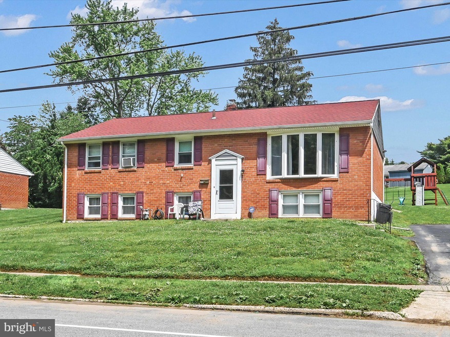 4947 Chester Creek Rd, Brookhaven, PA 19015 - photo 1