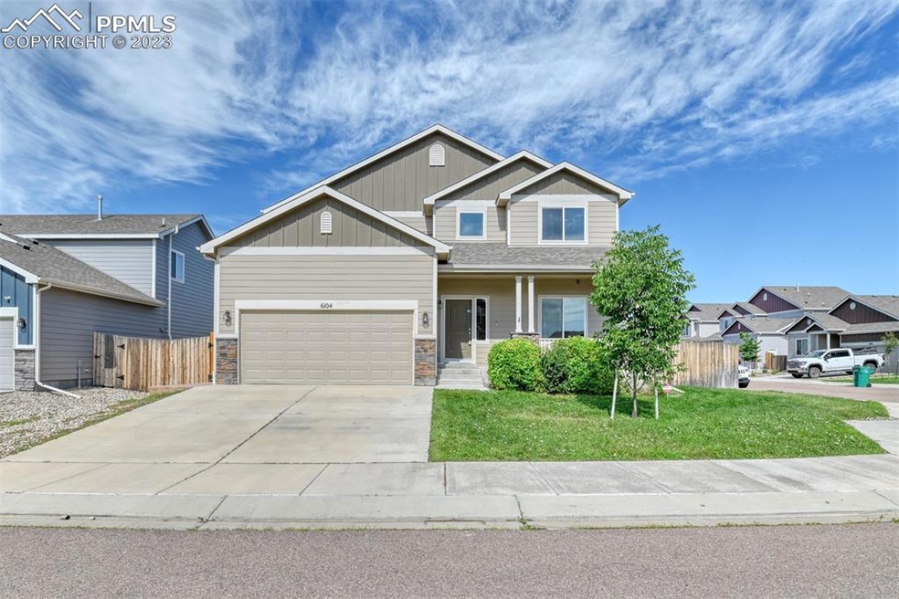 5 bedroom 3.5  bath home with attached 3 car tande
