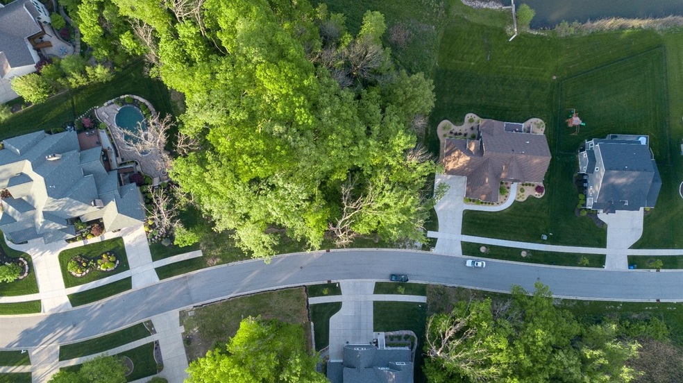 914 Lillian Russell Ct, Crown Point, IN 46307 - photo 1