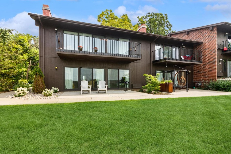 01_82RedChimneyRd8201_57_FrontView_HiRes