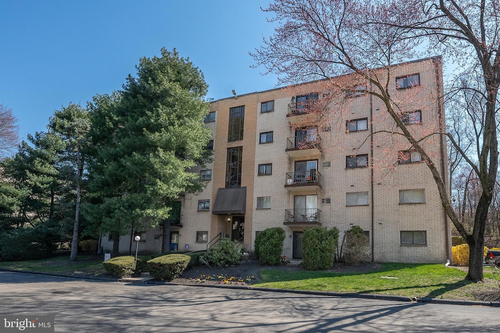 Haverford Hill Condominium unit G52, Havertown, PA 19083 - photo 1