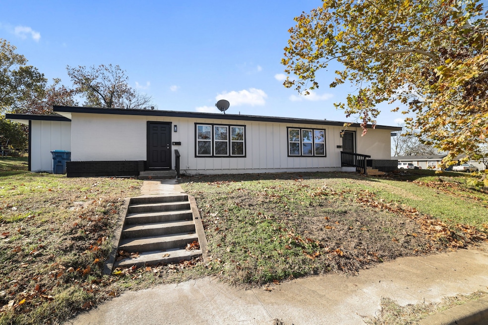 36 Twining Dr, Denison, TX 75020 - photo 1