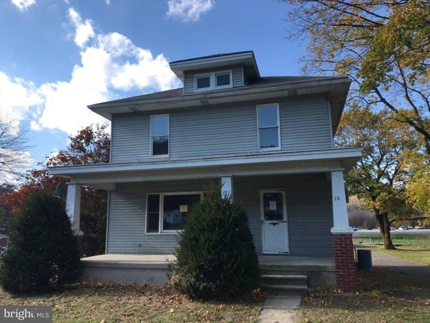 16 S Tamaqua Dr, Tamaqua, PA 18252 - photo 1