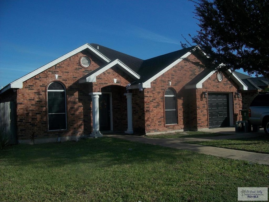 3004 Travis St, Weslaco, TX 78599 - photo 1