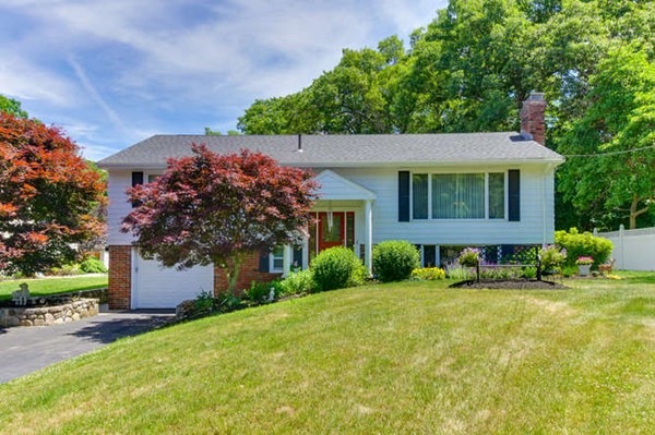 8 Makechnie Rd, Burlington, MA 01803 - photo 1