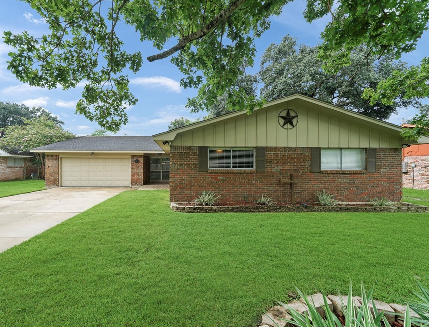 2825 Del Monte Ave, Bay City, TX 77414 - photo 1