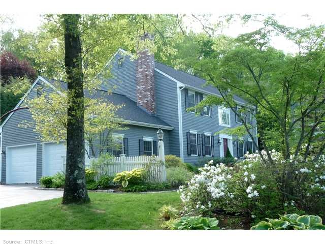 4 Cobblestone Rd, Unionville, CT 06085 - photo 1