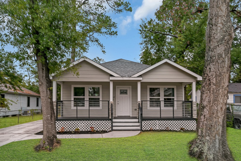 6702 Bunche Dr, Houston, TX 77091 - photo 1