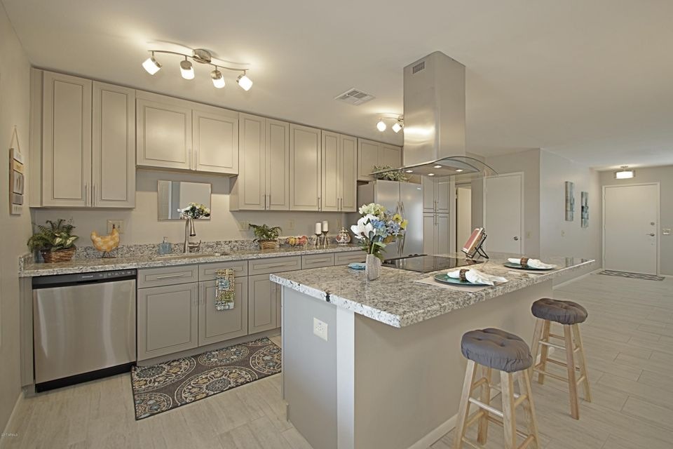 17234 N Lindgren Ave, Sun City, AZ 85373 - photo 1