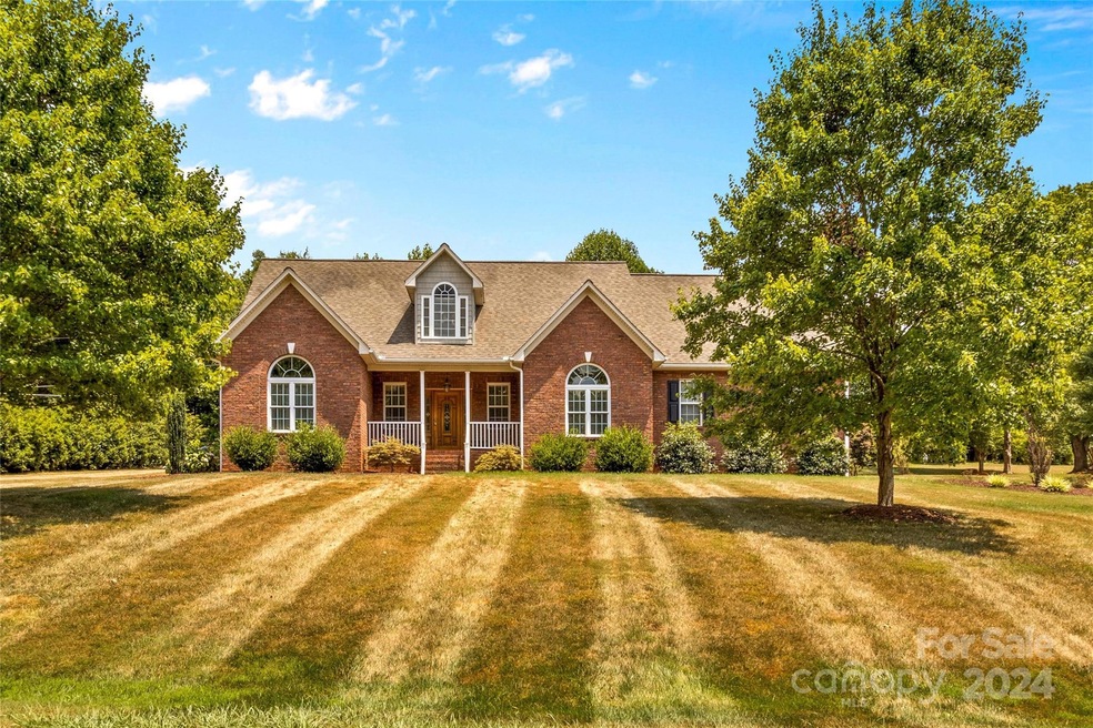 2654 Fines Creek Dr, Statesville, NC 28625 - photo 1