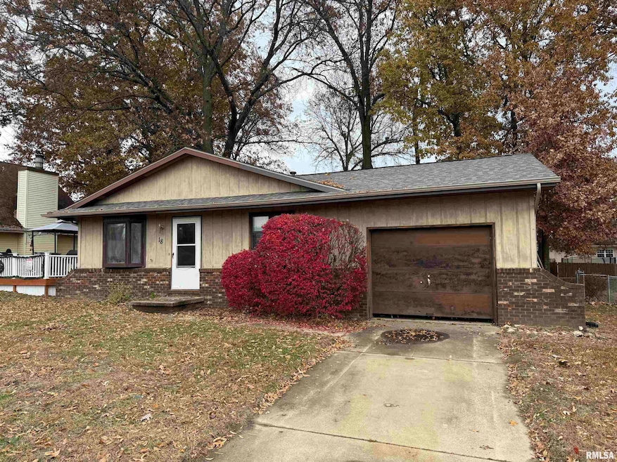 18 Jamestown Cir, Riverton, IL 62561 - photo 1